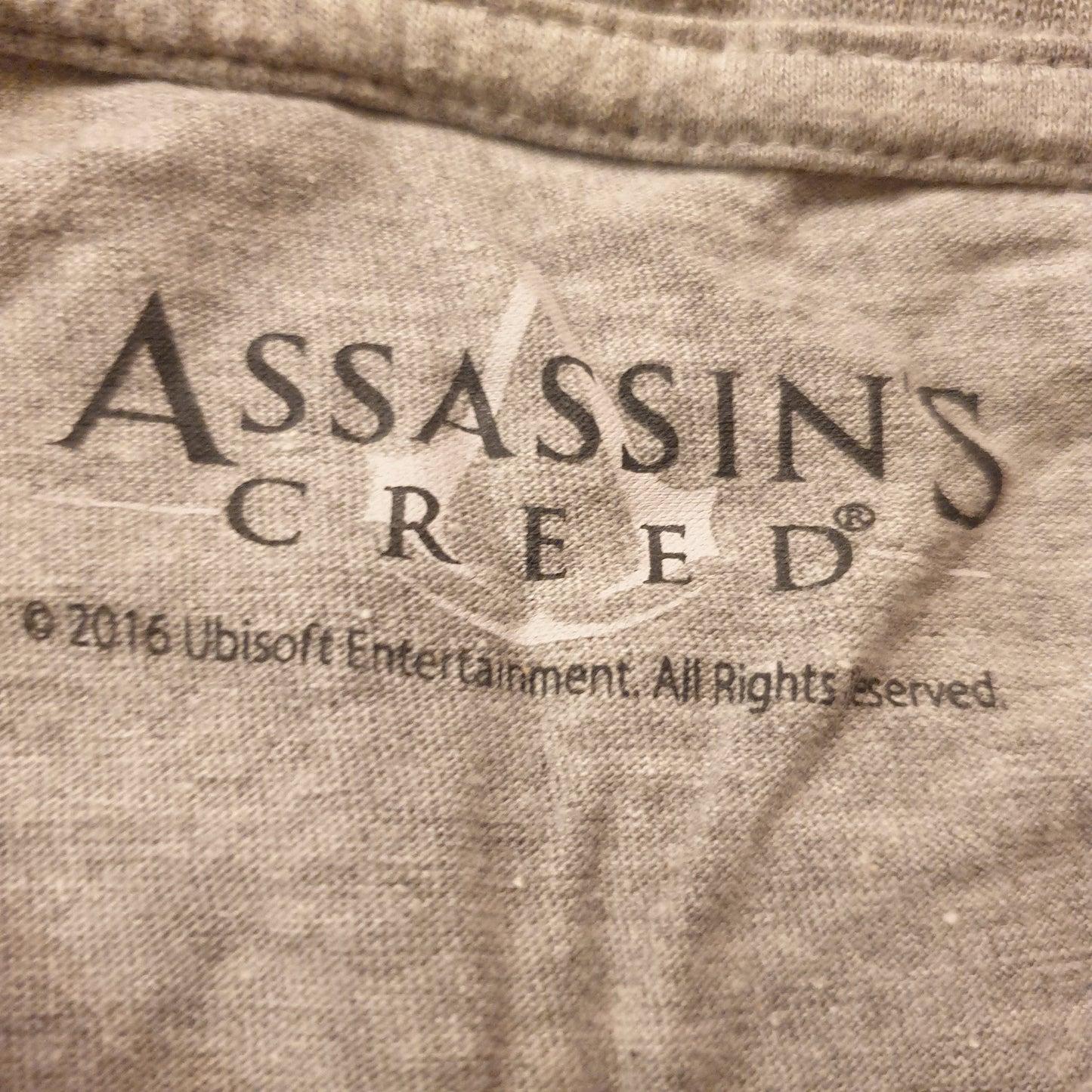 2016 Assassins Creed T-Shirt XS