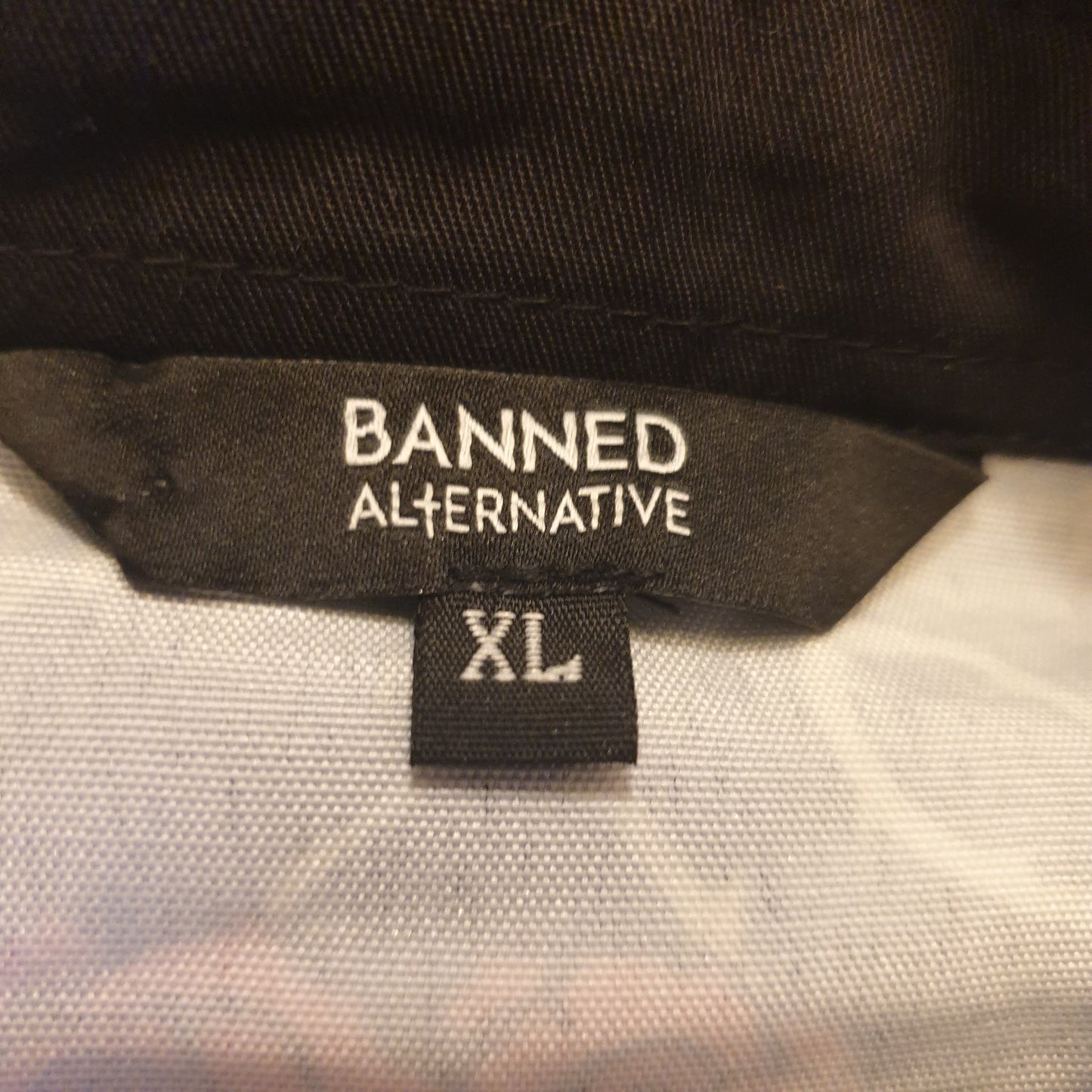 Banned Alternative Shirt M
