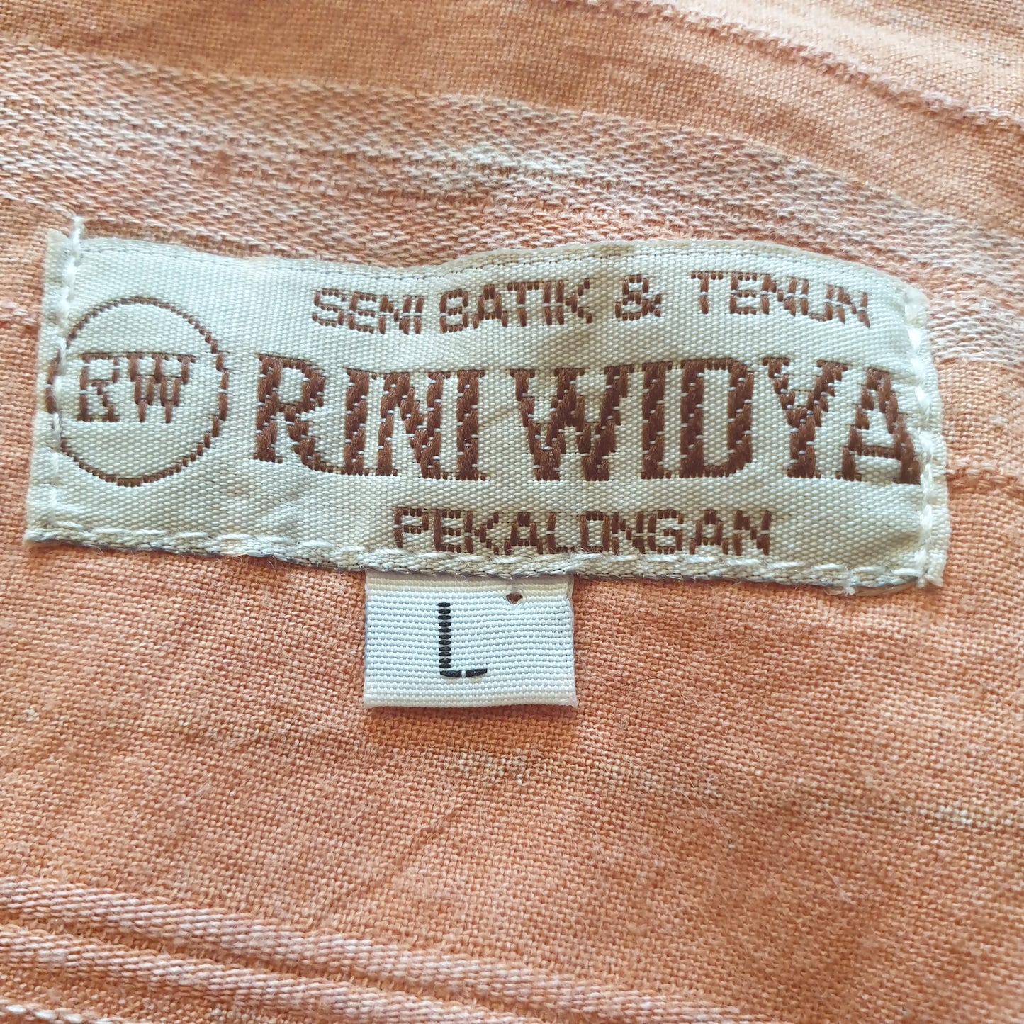 Rini Widya Long Sleeve T-Shirt L