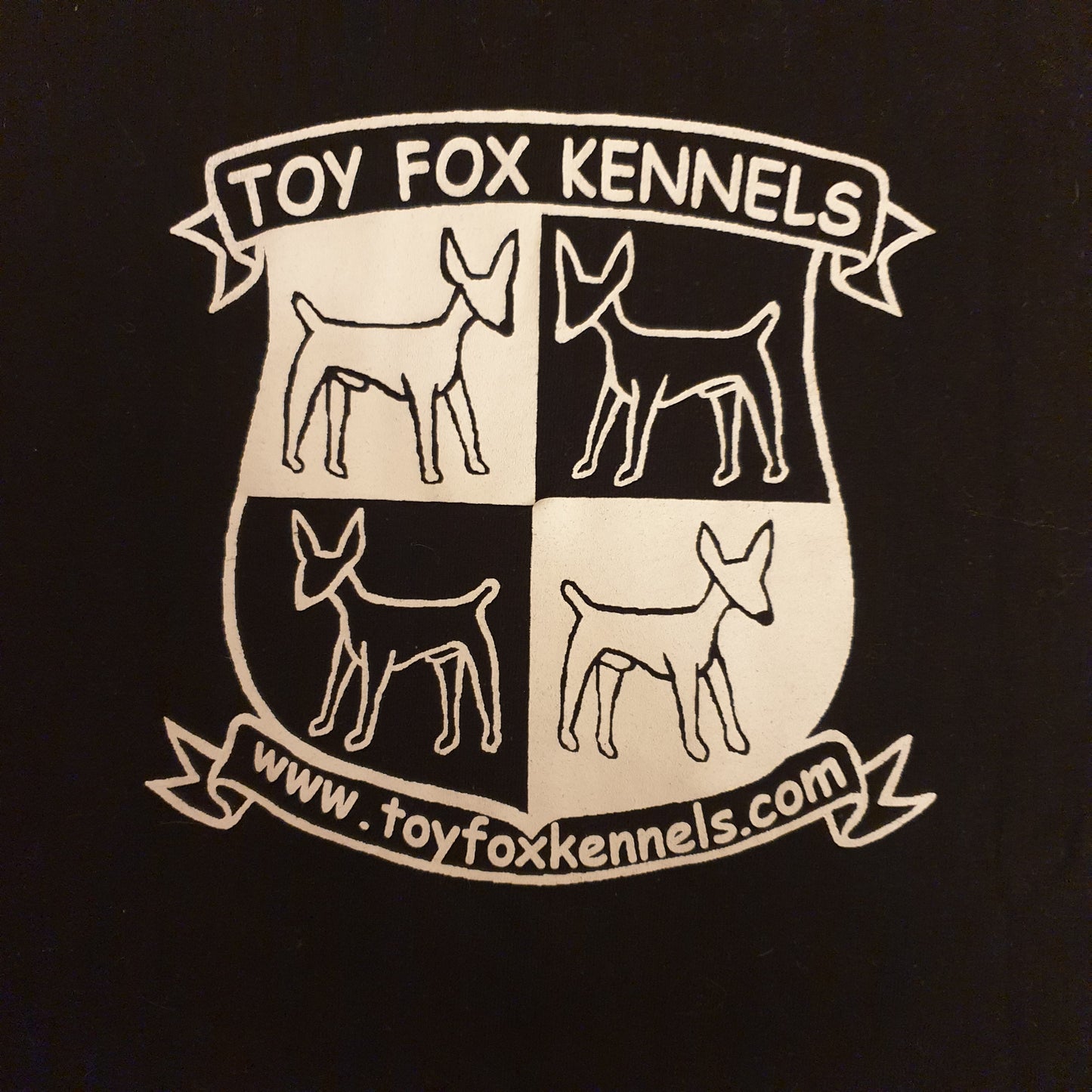 Toy Fox Kennels T-Shirt L